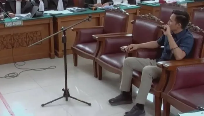 Terdakwa kasus pembunuhan Brigadir J, Richard Eliezer, memberikan kesaksian di Pengadilan Negeri Jakarta Selatan