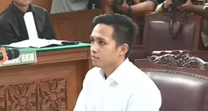 Richard Eliezer atau Bharada E meminta maaf kepada para saksi sekaligus terdakwa dari kasus obstruction of justice.