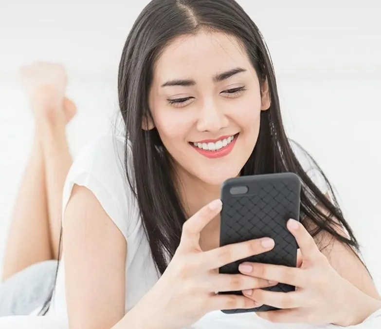 Bangun Tidur Langsung Buka HP, Awas Ini Dampak Negatifnya Jika Keseringan