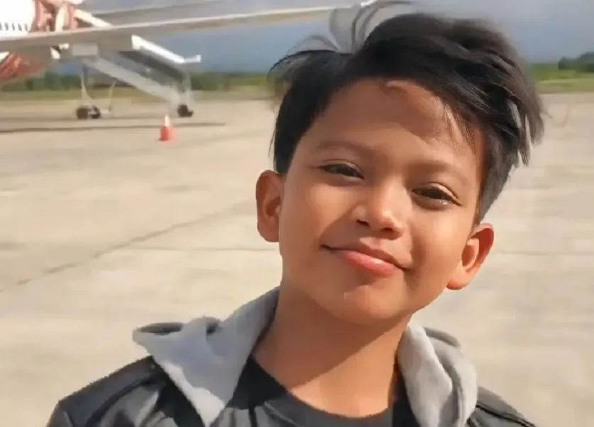 Dipuji menteri, Farel Prayoga menyanyikan lagu berbahasa Inggris saat duet dengan Anggun C Sasmi.