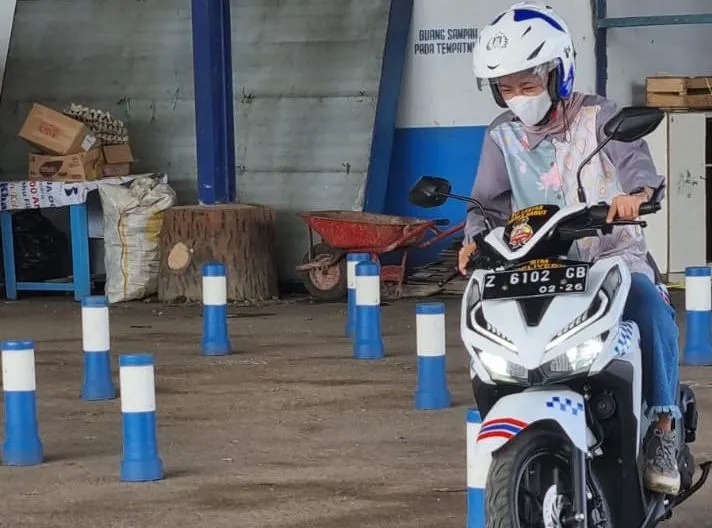 Pelatihan Safety Riding oleh PNM.