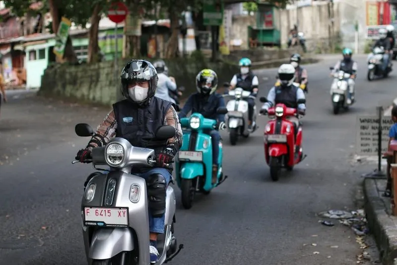 Yamaha mengajak awak media, blogger, dan komunitas 125 cc Yamaha untuk menguji performa Yamaha Fazzio Hybrid &ndash; Connected melalui aktivitas Fazzio Ride pada tanggal 3 &ndash; 4 Februari 2022 di kota Bogor. (dok. Yamaha)