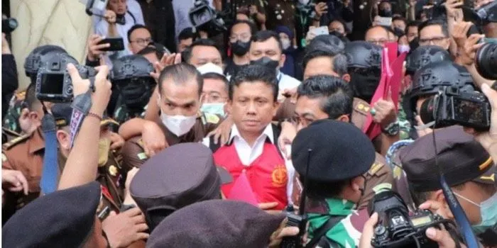 Dinilai Terlalu Bertele-tele, Sidang Ferdy Sambo Dikawal 170 Personel, Netizen: Bebaskan Saja Sambo