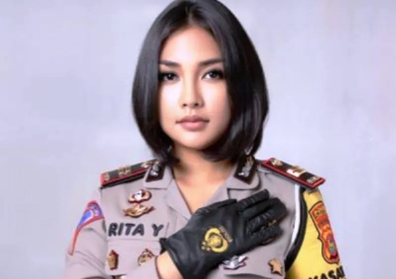 Beredar potret pernikahan polwan yang diduga Rita Yuliana