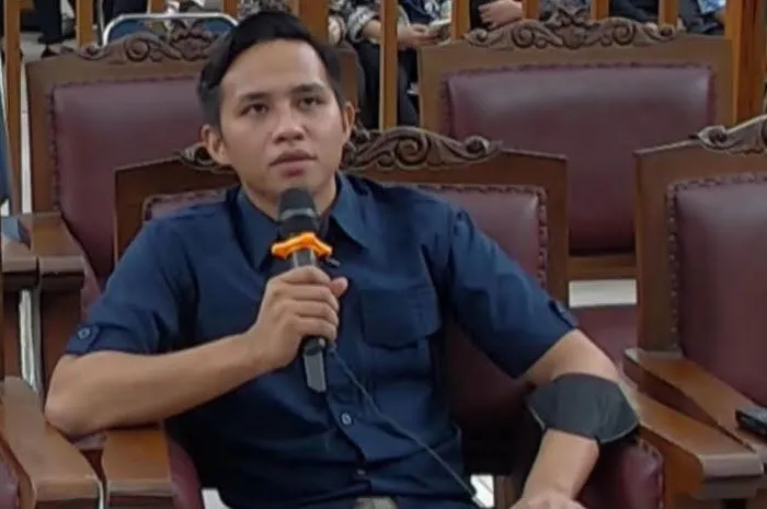 Ronny Talapessy selaku pengacara terdakwa Bharada E mengungkapkan ciri-ciri sosok wanita di rumah Ferdy Sambo.