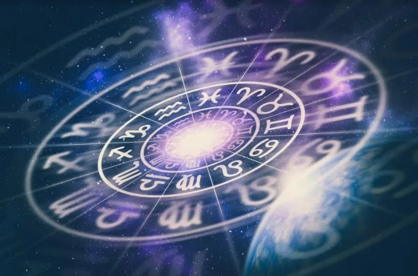 Ramalan zodiak besok untuk Capricorn, Pisces, dan Aquarius.