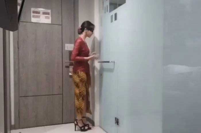 Terungkap, pemeran video asusila wanita berkebaya merah merupakan pasien rawat jalan Rumah Sakit Jiwa (RSJ) Menur, Surabaya.
