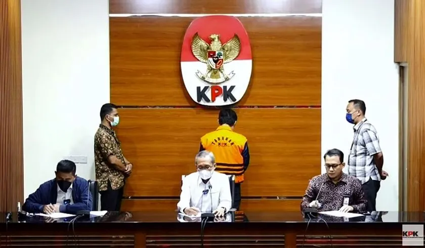 KPK resmi mengumumkan Mardani Maming sebagai tersangka kasus suap.