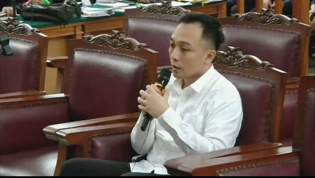 Ricky Rizal memberikan kesaksian di PN Jakarta Selatan tentang 2 rekening yang dipegangnya