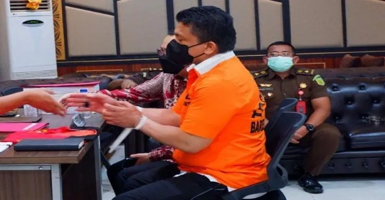  Tersangka kasus pembunuhan Brigadir J, Ferdy Sambo saat diserahkan ke Kejaksaan Agung. 