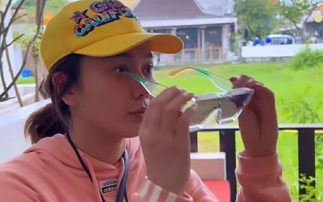 Denise Chariesta  tak henti membuat pengakuan kontroversial