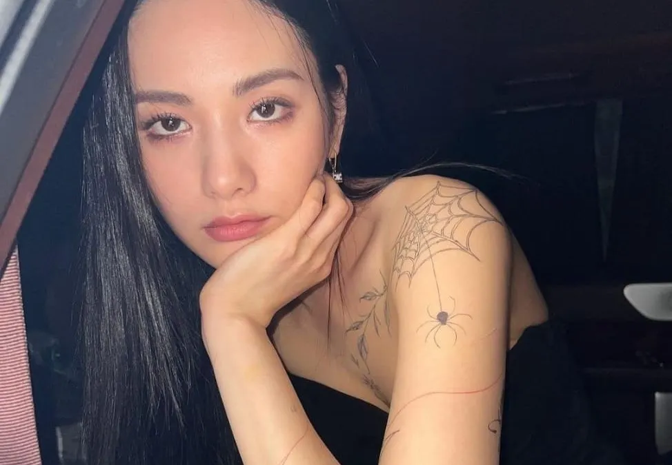 Nana After School unggah foto penuh tato.