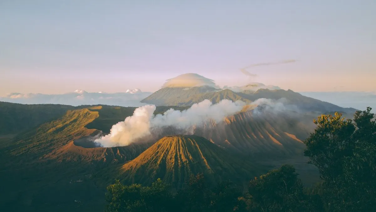 Ilustrasi Gunung Semeru.