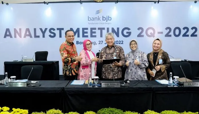 bank bjb berhasil mencatatkan kinerja gemilang disertai dengan meraih laba Rp1,49 triliun pada Triwulan II tahun 2022