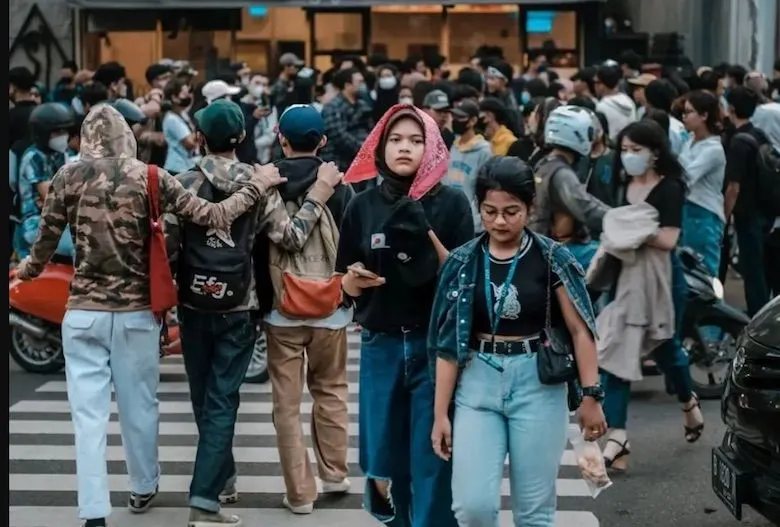 Kelompok remaja yang disebut Citayam Fashion Week kerap berkumpul di kawasan Dukuh Atas, Sudirman, Jakarta Pusat (instagram/@citayamfashionweek)