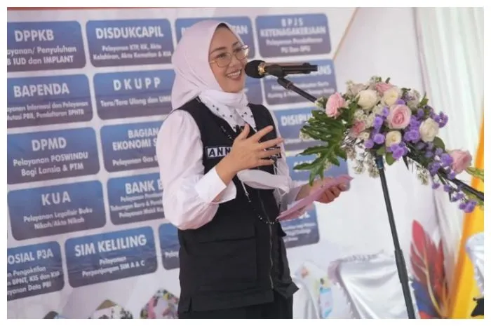 Bupati Purwakarta Anne Ratna Mustika.