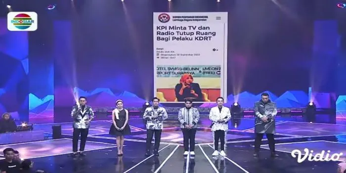 Pengumuman pemecatan Rizky Billar di acara Dangdut Academy 5 (YouTube/Indosiar)