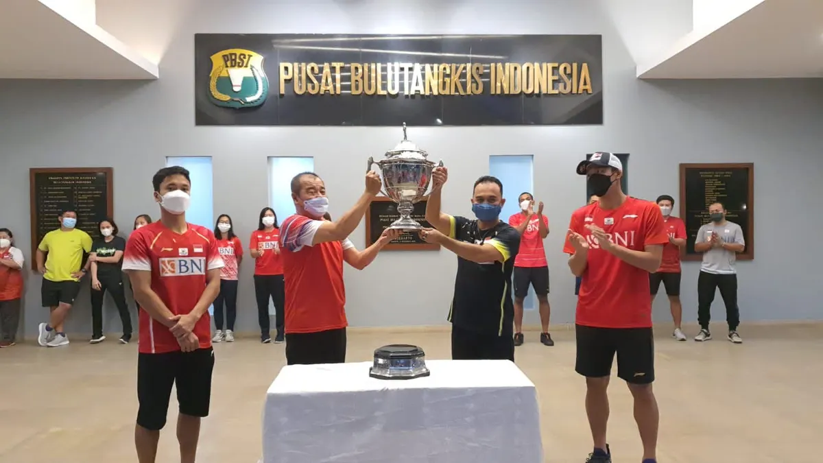 Piala Thomas mendarat di markas besar PBSI pada Jumat 5 November 2021 