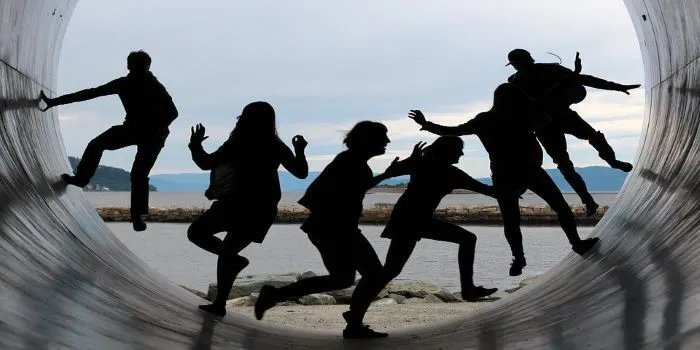 Wajib Tahu! 4 Manfaat Keluar dari Toxic Friendship  / pixabay @broesis