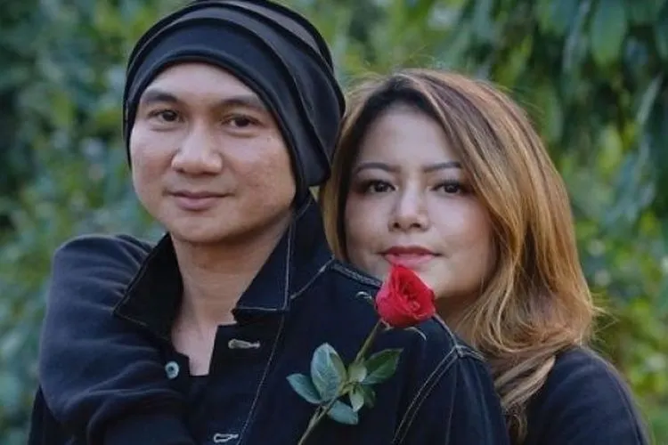 Anji dan istrinya, Wina Natalia / Instagram
