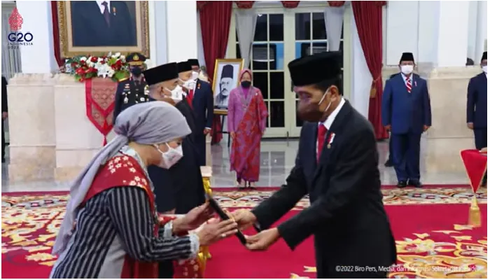 Jokowi memberikan penganugerahan Gelar Pahlawan Nasional kepada lima tokoh bangsa Indonesia, Senin, 7 November 2022.