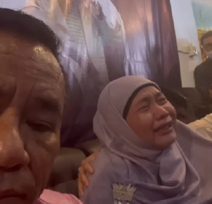 Hotman Paris bersama Soimah, ibu dari Albar Mahdi yang meninggal di Ponpes Gontor.