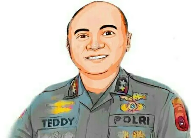 Kapolda Jatim yang baru, Irjen Teddy Minahasa dikabarkan ditangkap terkait kasus ini