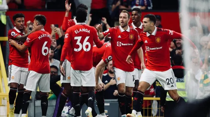 MU sukses raih kemenangan perdana usai bekuk Liverpool dengan skor 2-1.