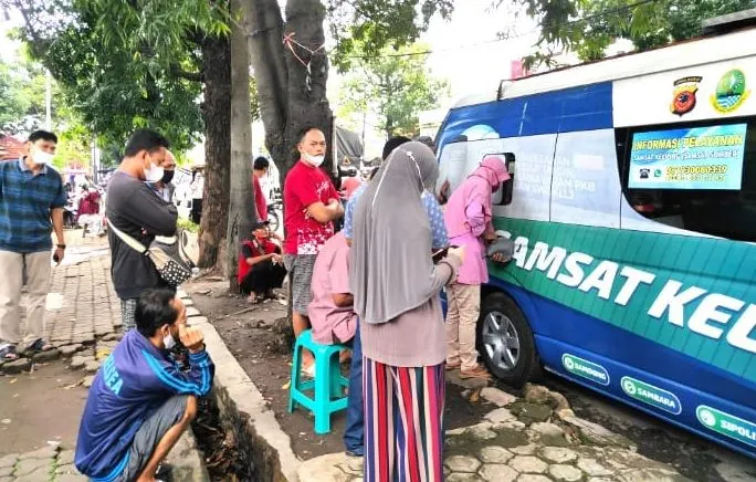 Ilustrasi layanan Samsat Keliling. Di wilayah Jakarta dan Sekitarnya pada Kamis 24 Maret 2022, ada 14 titik Samsat Keliling yang bisa dimanfaatkan masyarakat.