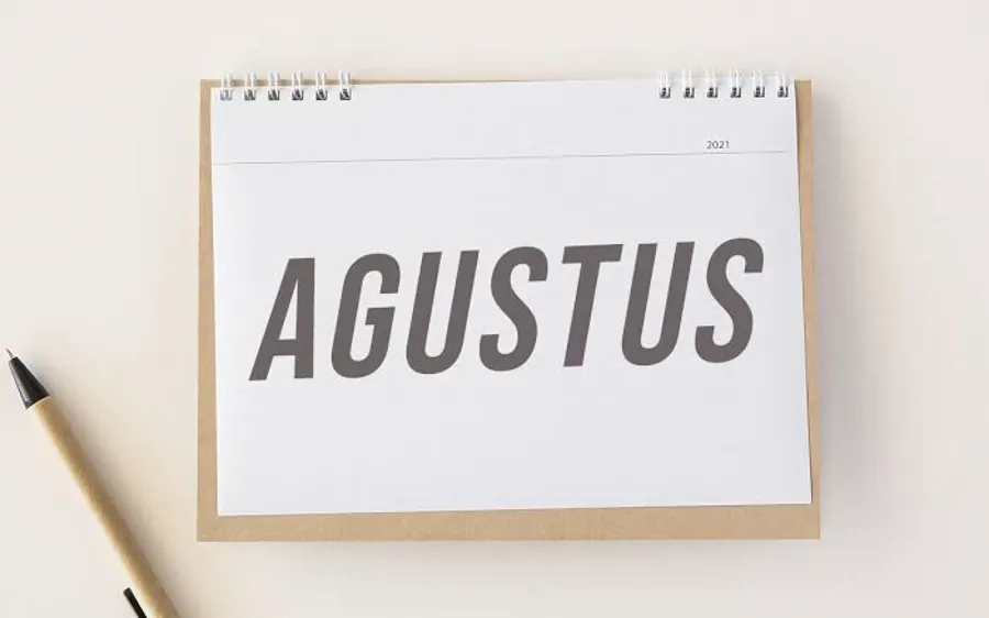 Bulan Agustus 2022