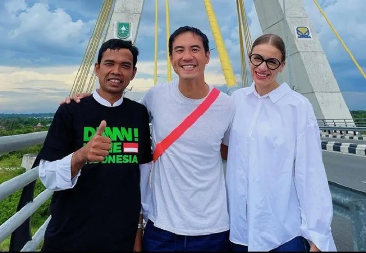 Ikut ceramah Ustadz Abdul Somad, Daniel Mananta saat ini tengah menjadi sorotan warganet karena diisukan sudah menjadi mualaf.