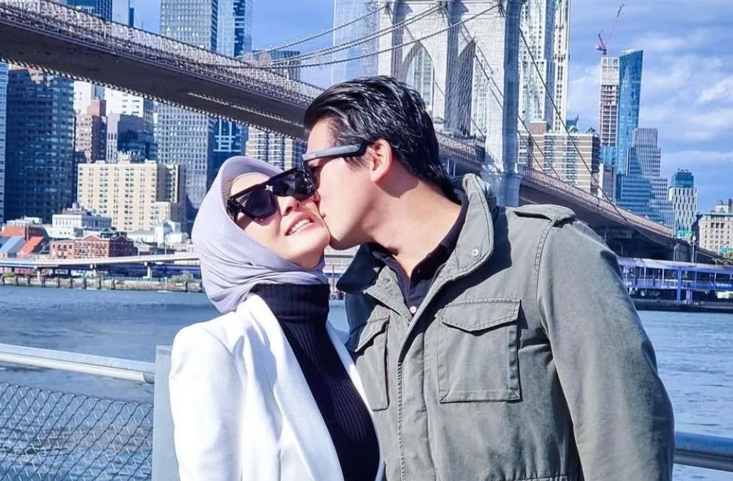 Syahrini dan Reino Barack tetap teguh disamping isu perceraian