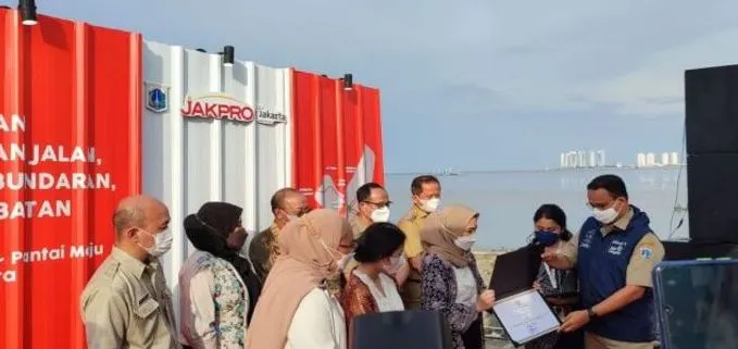 Gubernur DKI Jakarta Anies Baswedan meresmikan nama jalan, jembatan, taman hingga bundaran di Kawasan Pantai Kita dan Pantai Maju, Pantai Indah Kapuk (PIK), Jakarta Utara, Senin (21/2/2022).