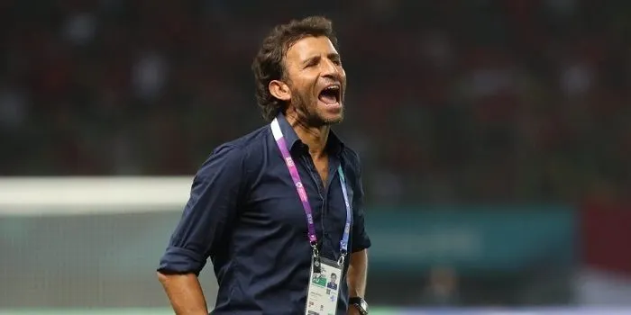 Ekspresi Luis Milla bersama tmnas Indonesia.