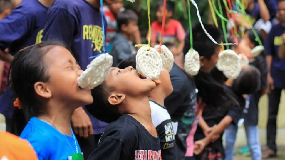 Kisah Kelam di Balik Lomba Makan Kerupuk yang Sering Diadakan Saat Perayaan 17 Agustus