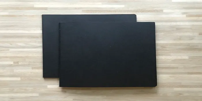 Ilustrasi warna hitam.