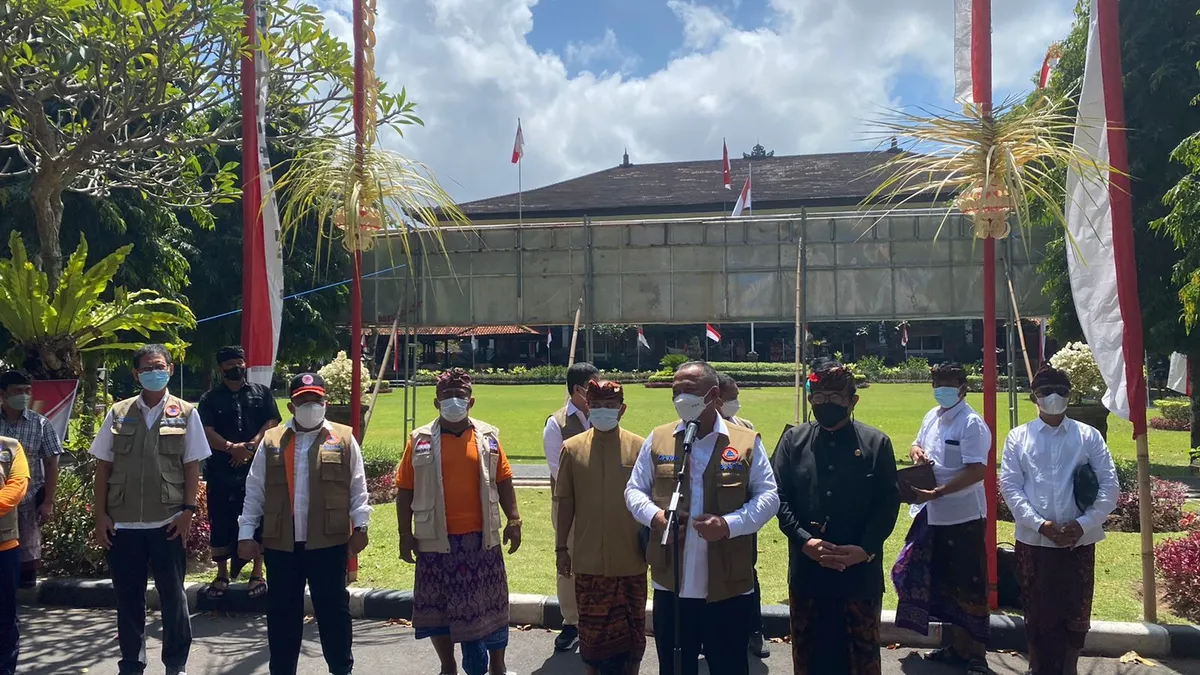 Kepala BNPB Ganip Warsito meluncurkan gerakan mobil masker di Denpasar, Bali