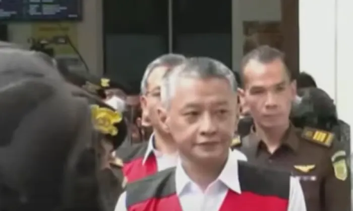 Penampilan baru Hendra Kurniawan dalam Sidang Obtruction of Justice