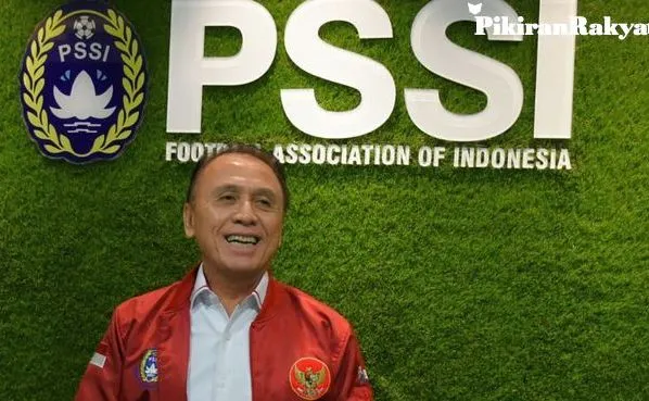 Ketua PSSI Iwan Bule kena sentil hacker Bjorka.