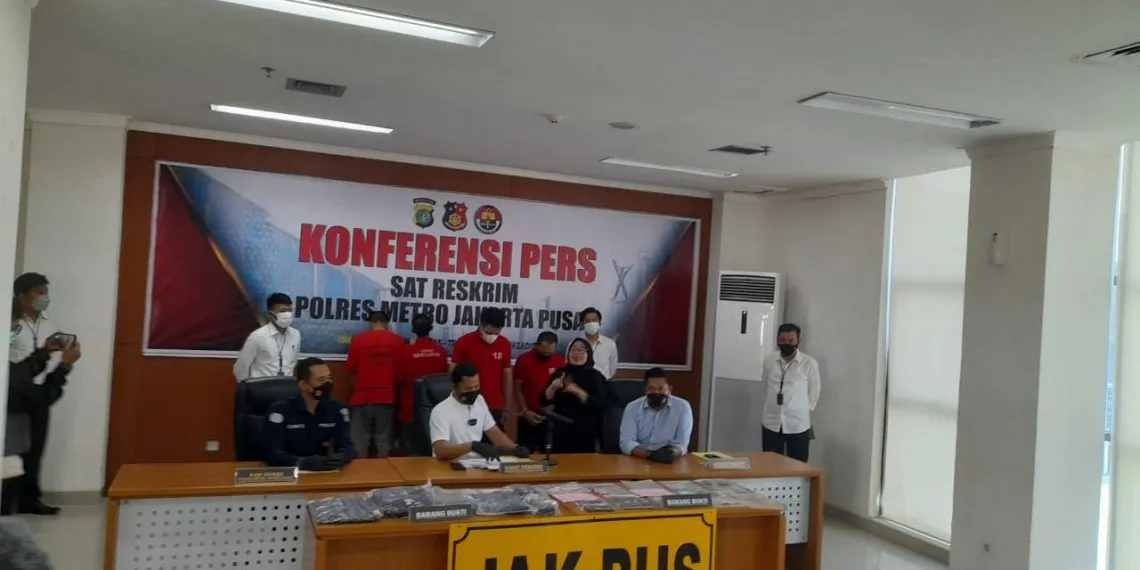 Para pelaku diamankan Satuan Reserse Kriminal Polres Metro Jakarta Pusat.