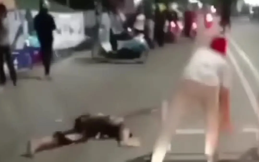 Demi konten remaja tewas gegara mencegat truk.