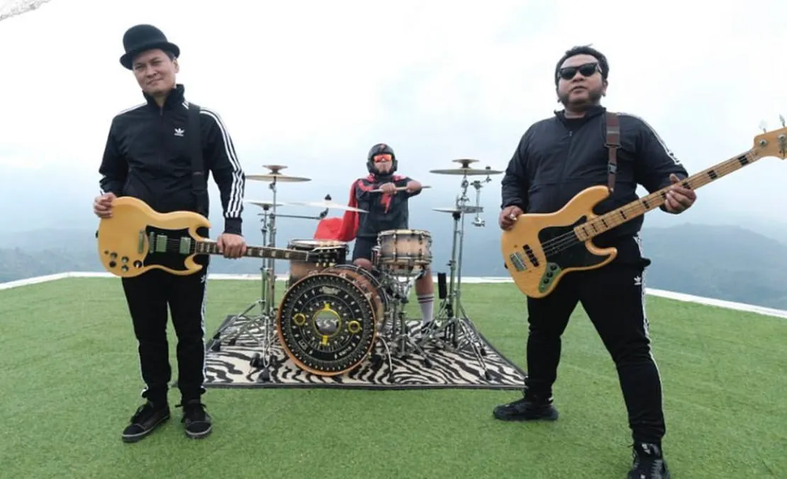 Grup musik Endank Soekamti, lagunya yang berjudul Sampai Jumpa kerap dinyanyikan di momen dukacita termasuk doa bersama untuk korban tragedi Kanjuruhan 