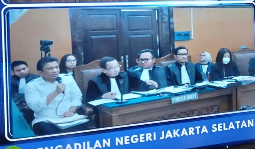 Arman Hanis selaku kuasa hukum terdakwa Ferdy Sambo membantah keterangan Richard Eliezer alias Bharada E soal keretakan rumah tangga Sambo-Putri.