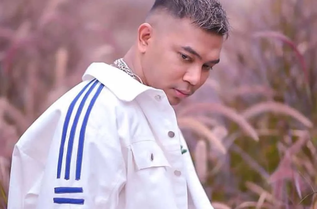 Penyanyi Fabio Asher.