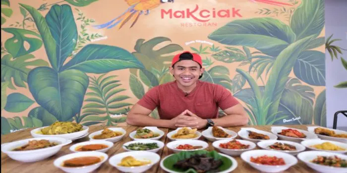Tanboy Kun berburu nasi Padang, datangi restoran terenak di Jagakarsa