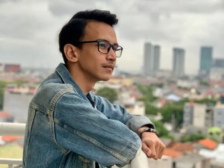 Adam Deni pegiat media sosial