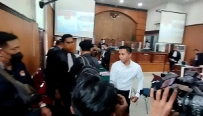Terkuak Fakta Baru, Pihak Bank Sebut Ricky Rizal Terima Setoran Masuk 450 Juta ke Rekeningnya, Uang Siapa?