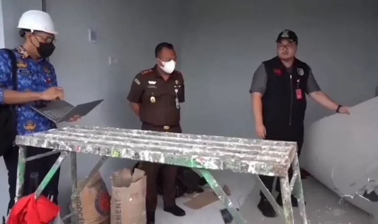 Ngamuk Liat Proyek Tak Sesuai Spesifikasi, Bupati Kediri Temukan Banyak Ketidaksesuaian