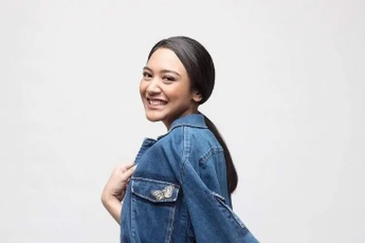 Putri Tanjung (Instagram)
