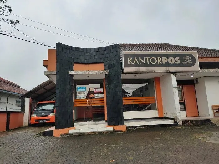 ilustrasi Kantor Pos 